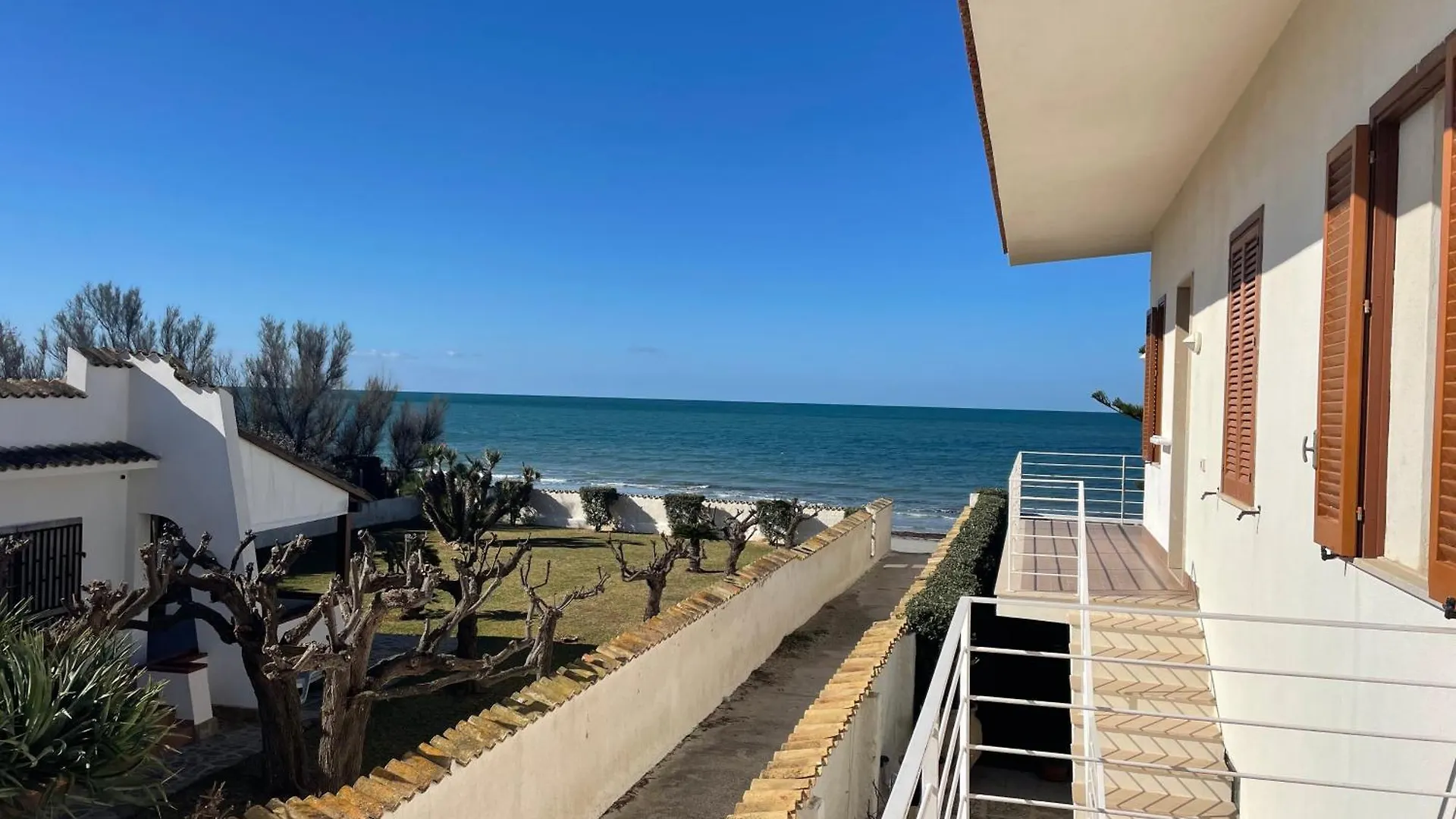 Suitebeach B&B And Resort Marsala 3*,