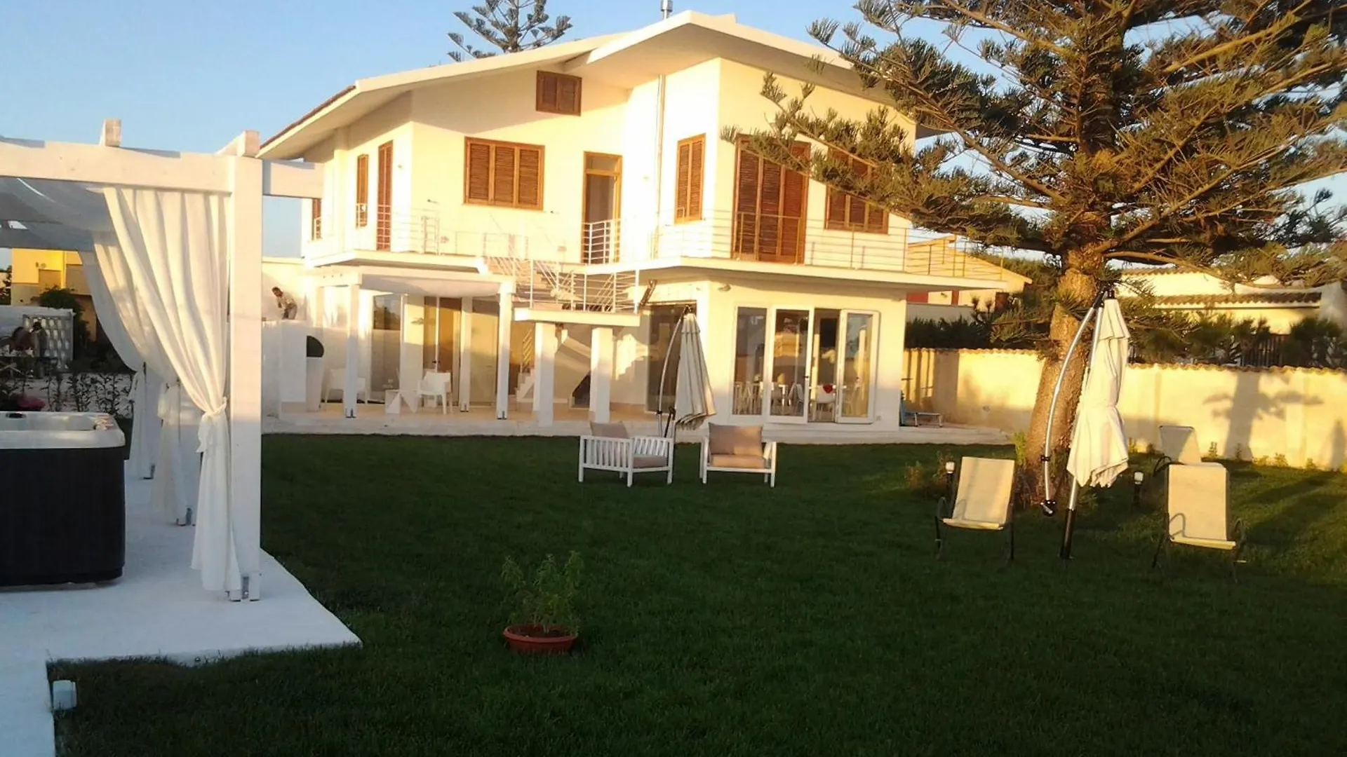Suitebeach B&B And Resort Marsala Italia